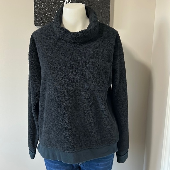 Vineyard Vines Funnel Neck Boxy Sweatshirt Black Top Sz M - Picture 1 of 9
